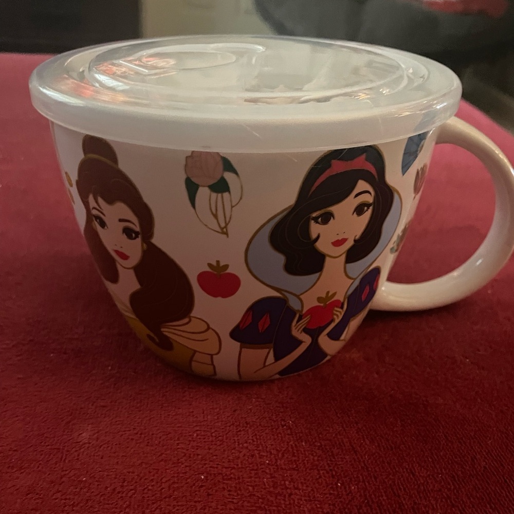 Disney Princess Ceramic Soup Mug w/ Lid 24oz